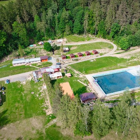 Karavan 3 V Arealu Koupaliste Bystre V Orlickych Horach Bagian luar foto